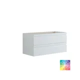 Stor badrumsinspiration med grå underskåp med integrerat handtag, snyggt sidomonterat handfat, fyrkantig spegel med rundade hörn, väggar i betonglook och råa material för en urban look